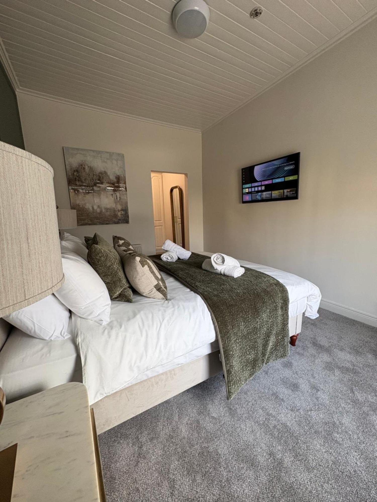 The Copper Still Bar Restaurant & Boutique Rooms Dromod Exteriör bild